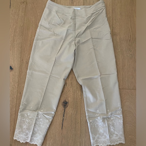 WHBM beautiful capris size 10 - Picture 1 of 3